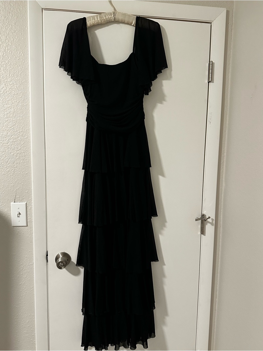 Elegant Women's Black Tiered Evening Dress
